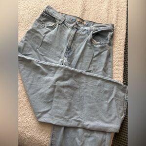 light wash levi’s baggy jean size 30 (10)